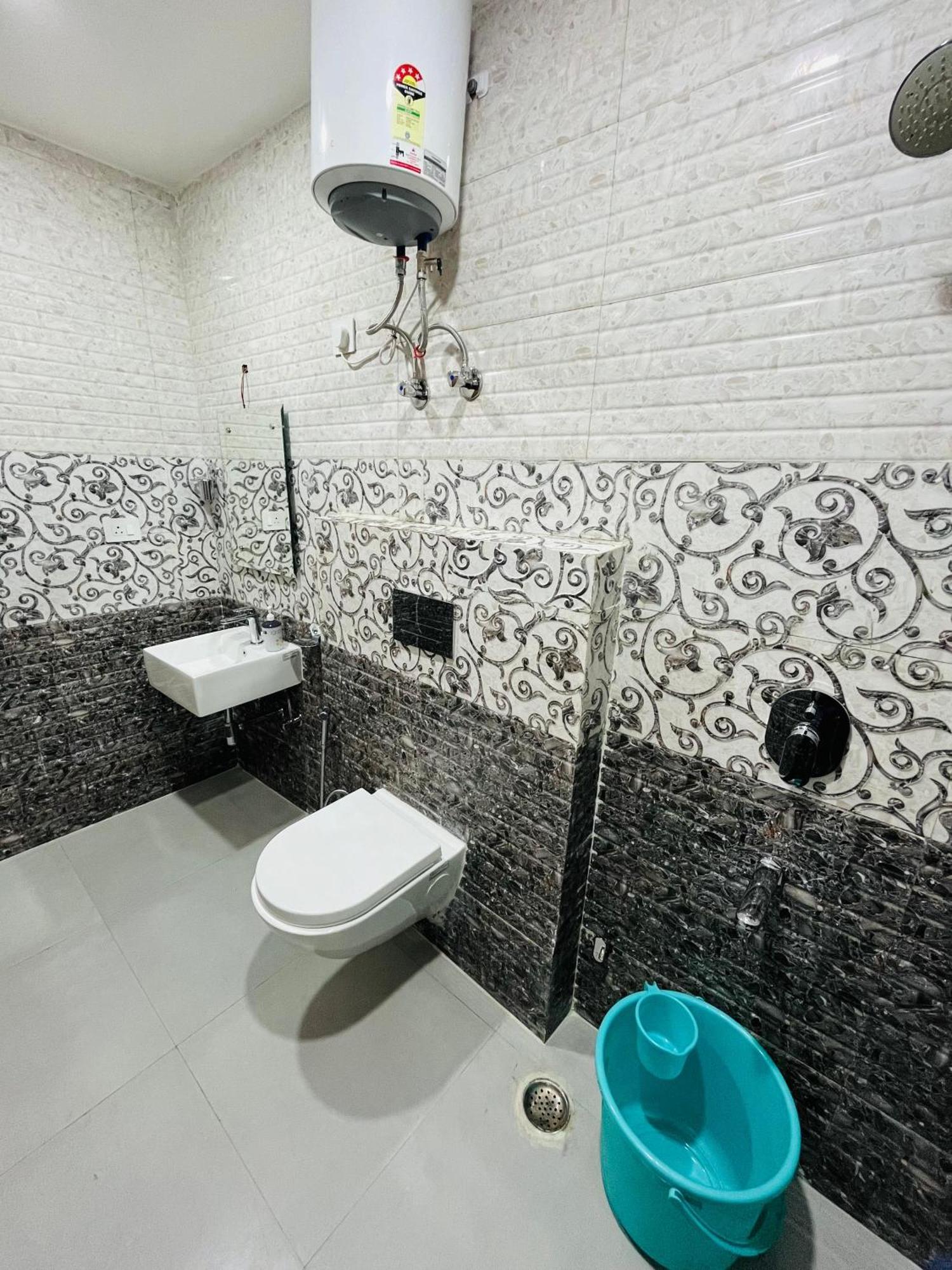 Townhouse Happy Habitat Guest House Greater Noida Exterior photo